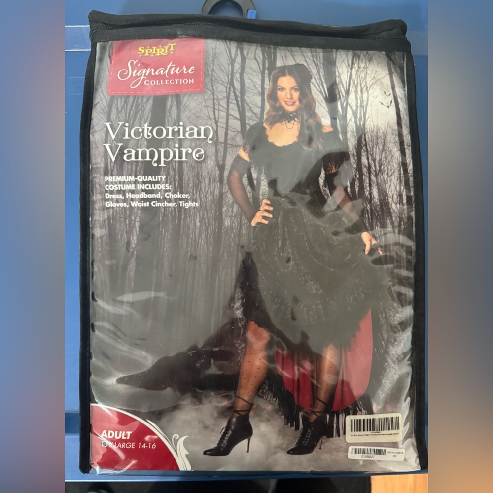 Spirit Signature Collection Gothic Vampire Costume